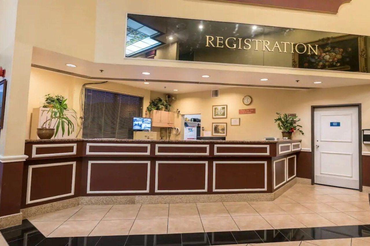 San Bernandino Inn & Suites San Bernardino Kültér fotó
