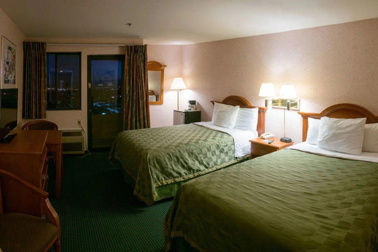 San Bernandino Inn & Suites San Bernardino Kültér fotó