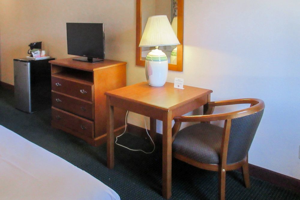 San Bernandino Inn & Suites San Bernardino Kültér fotó