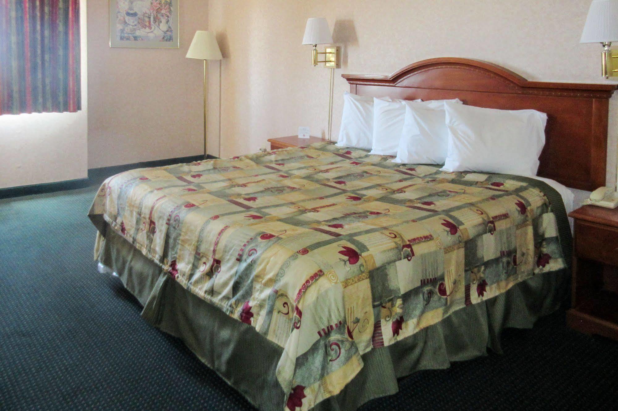 San Bernandino Inn & Suites San Bernardino Kültér fotó