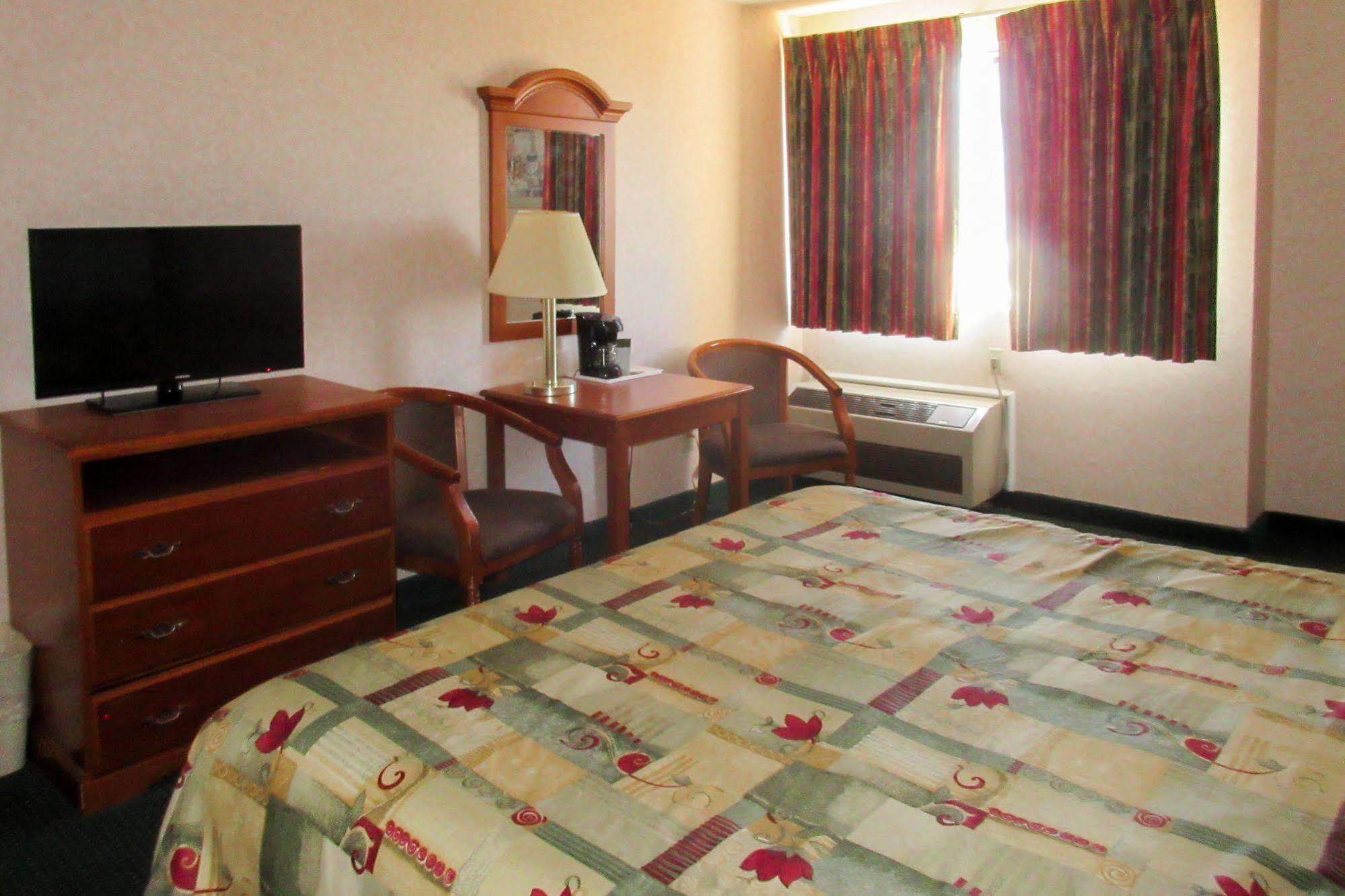 San Bernandino Inn & Suites San Bernardino Kültér fotó