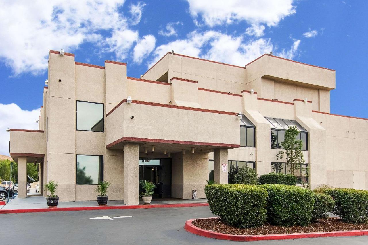 San Bernandino Inn & Suites San Bernardino Kültér fotó