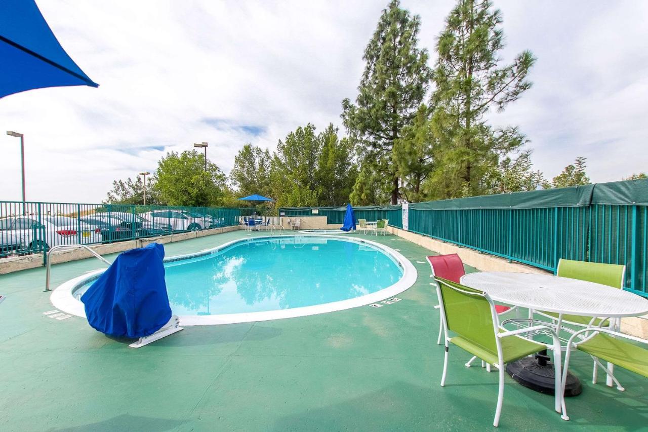 San Bernandino Inn & Suites San Bernardino Kültér fotó