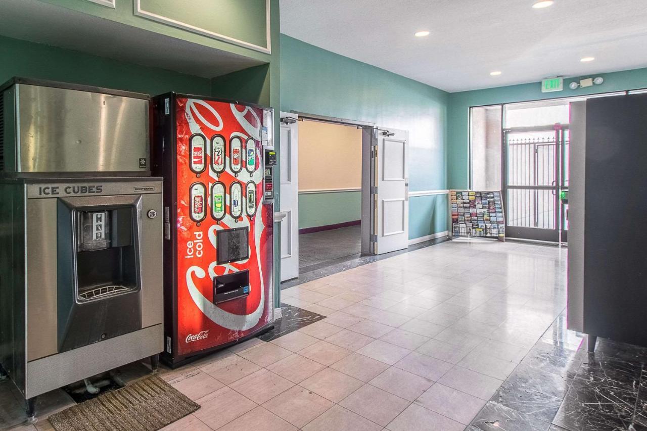 San Bernandino Inn & Suites San Bernardino Kültér fotó