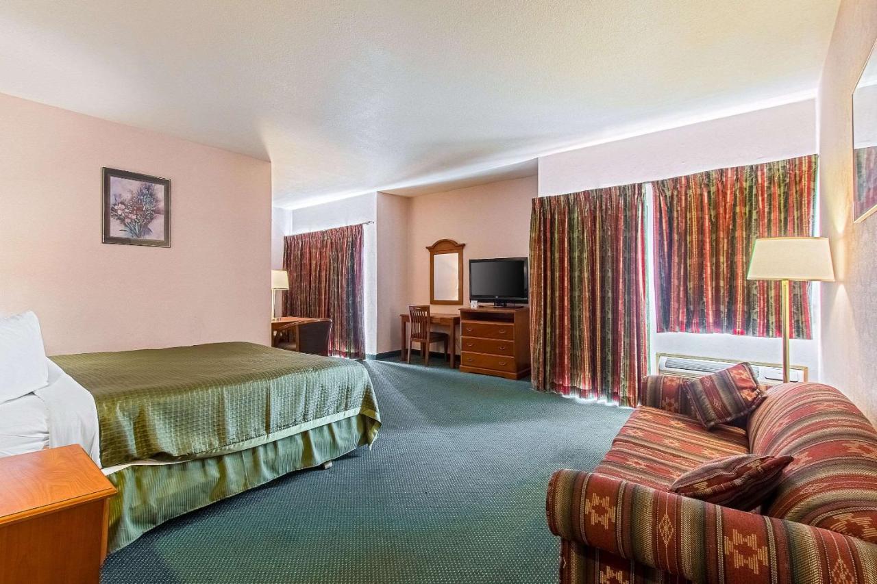 San Bernandino Inn & Suites San Bernardino Kültér fotó
