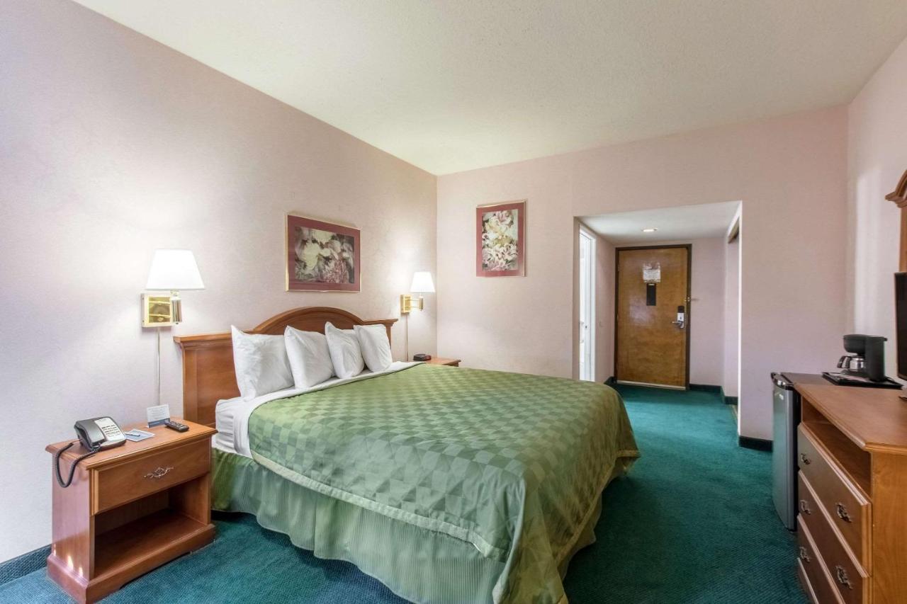San Bernandino Inn & Suites San Bernardino Kültér fotó