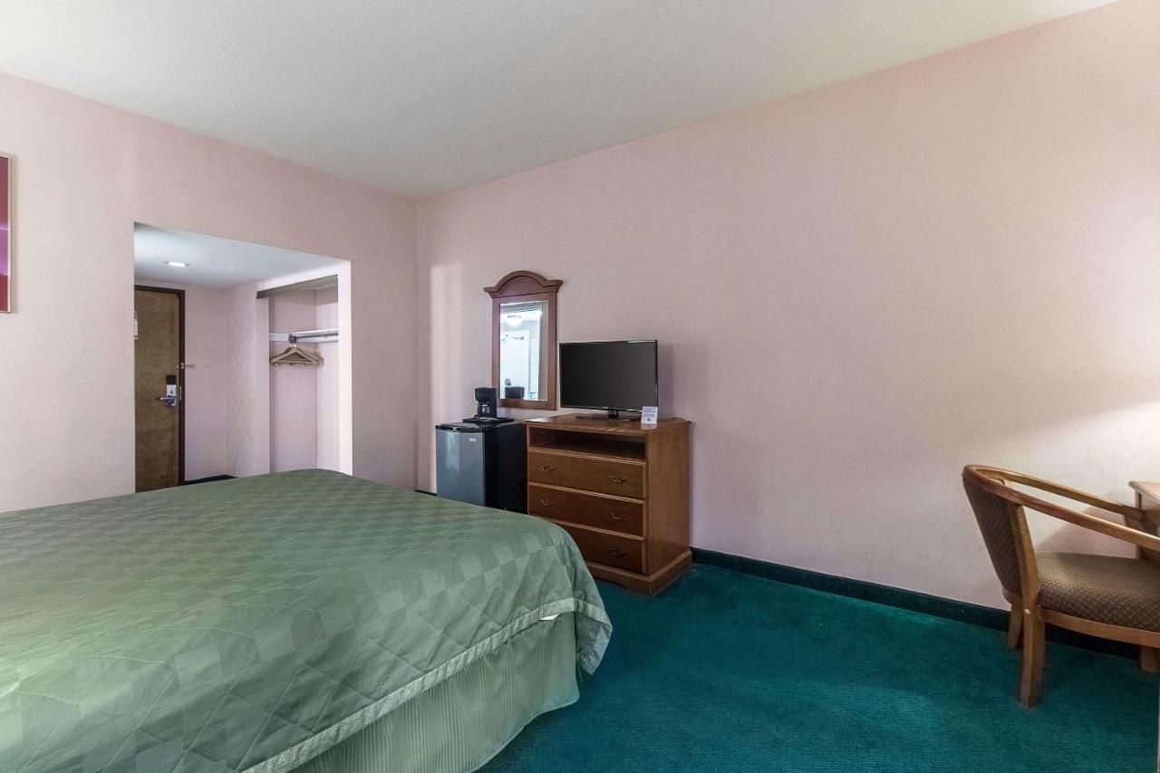 San Bernandino Inn & Suites San Bernardino Kültér fotó