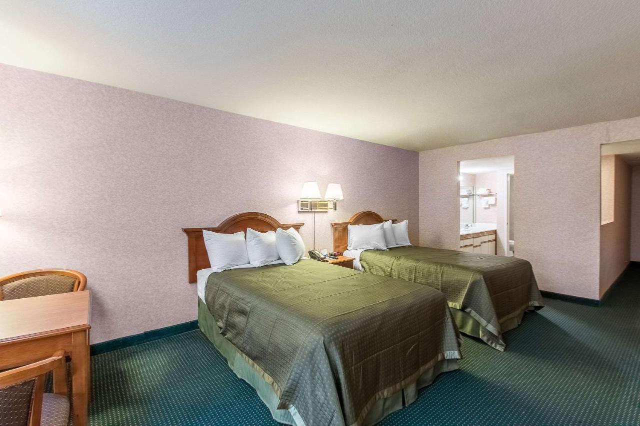 San Bernandino Inn & Suites San Bernardino Kültér fotó