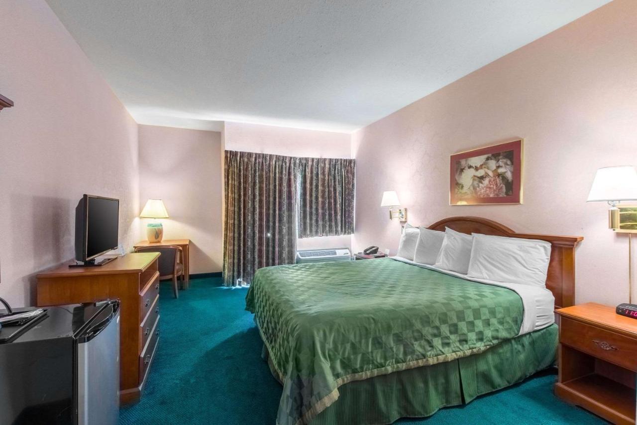 San Bernandino Inn & Suites San Bernardino Kültér fotó