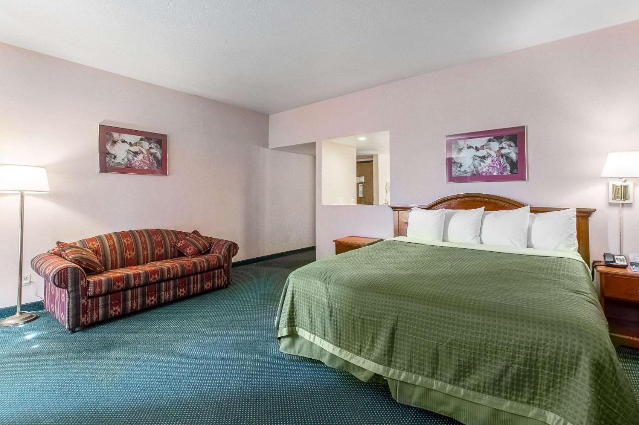 San Bernandino Inn & Suites San Bernardino Kültér fotó